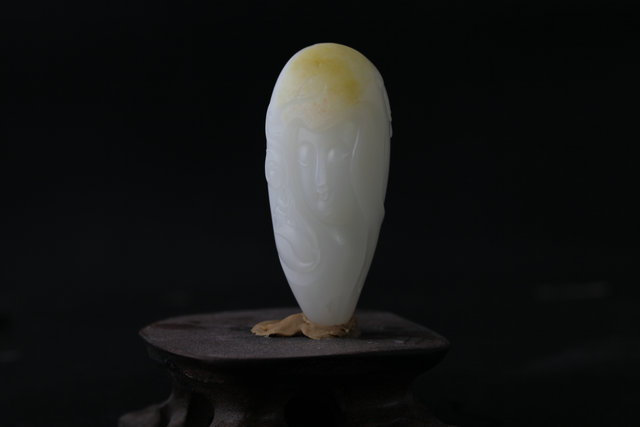 杨小荣玉雕观音