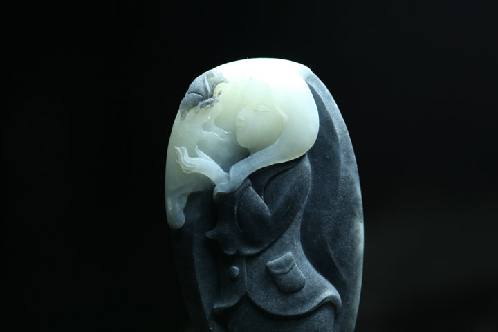 杨小荣玉雕恋蝶